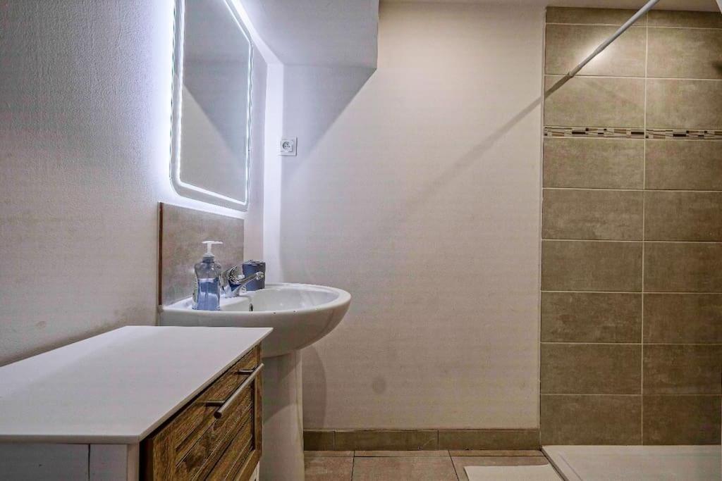 Magnifique Maison De Ville - Parking - Proche Disney Fublaines Ngoại thất bức ảnh